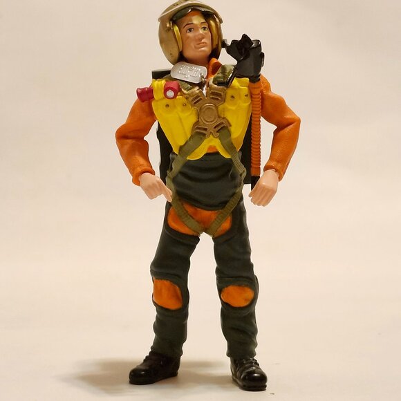 2001 Hallmark Keepsake G.I. Joe Fighter Pilot ornament - Picture 12 of 13